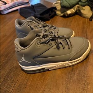 Jordan Gray Sneakers